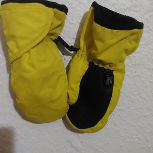 Lilly and Dan Child insulated mittens